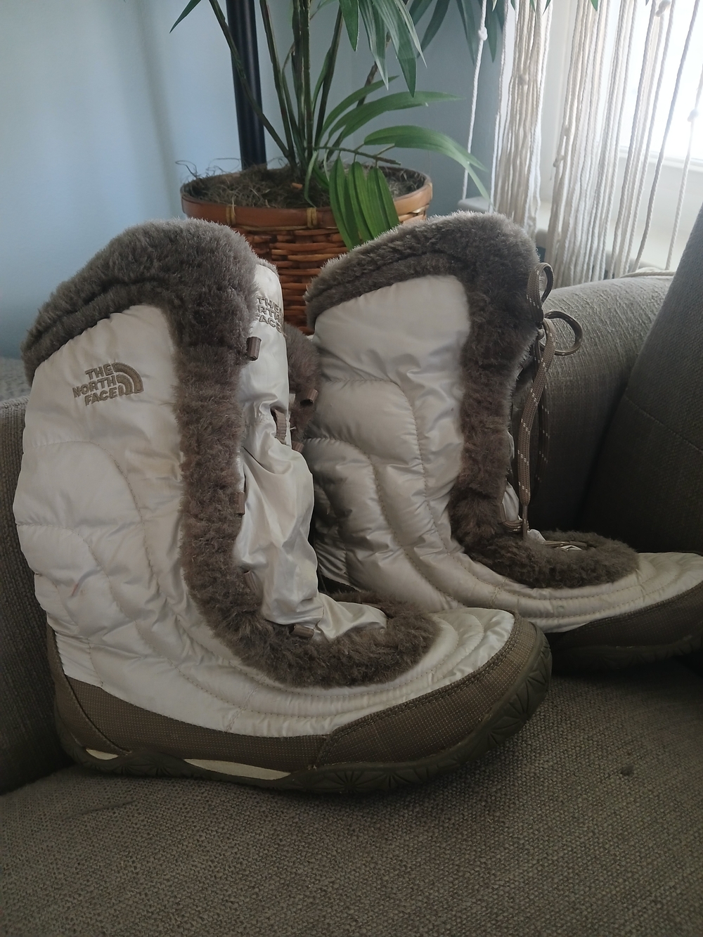 The North Face Women's White and Brown Nuptse Faux-Fur Winter Boots